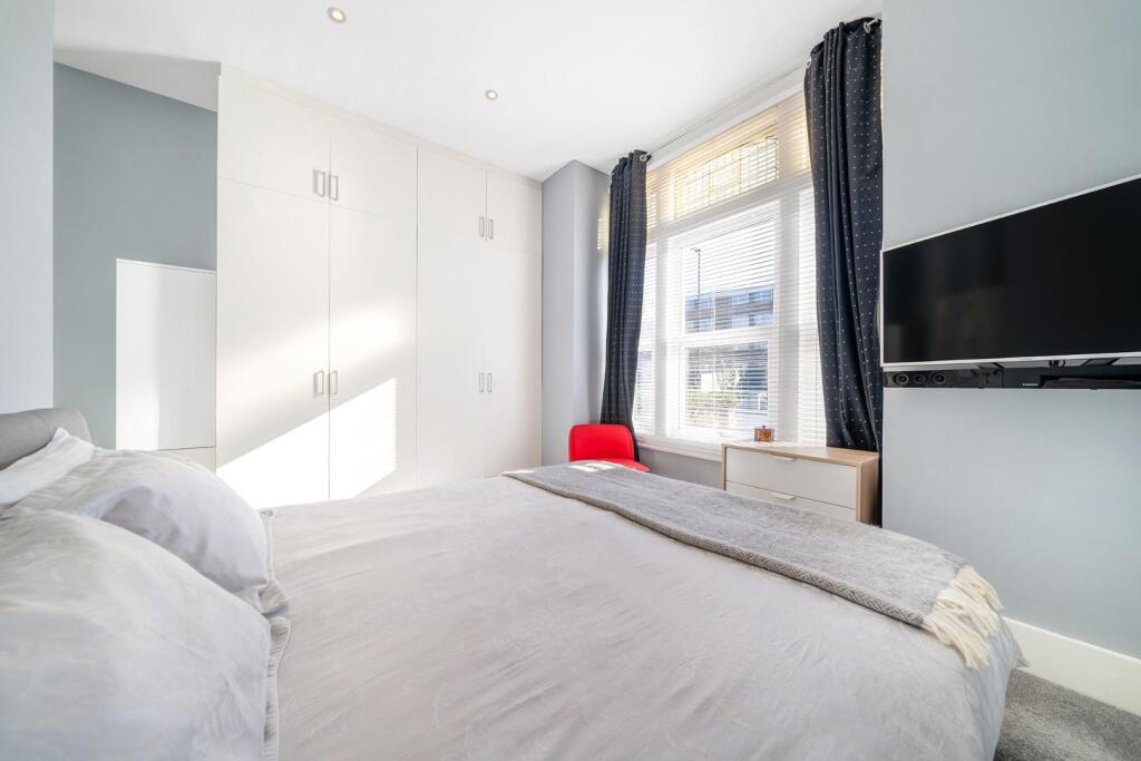 Bedroom (2).jpg