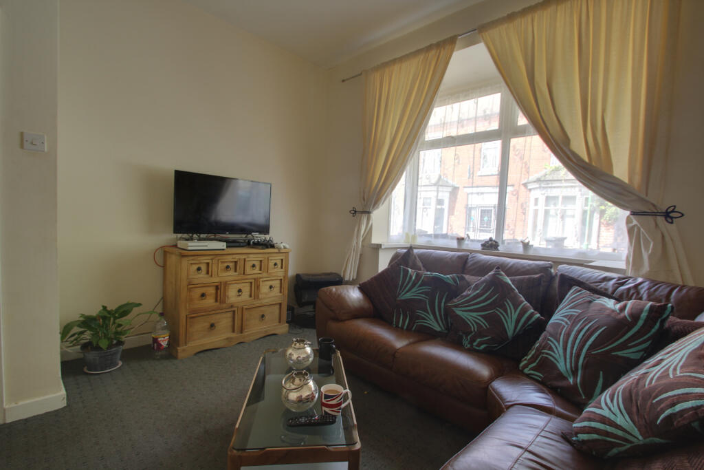 Flat 2 lounge