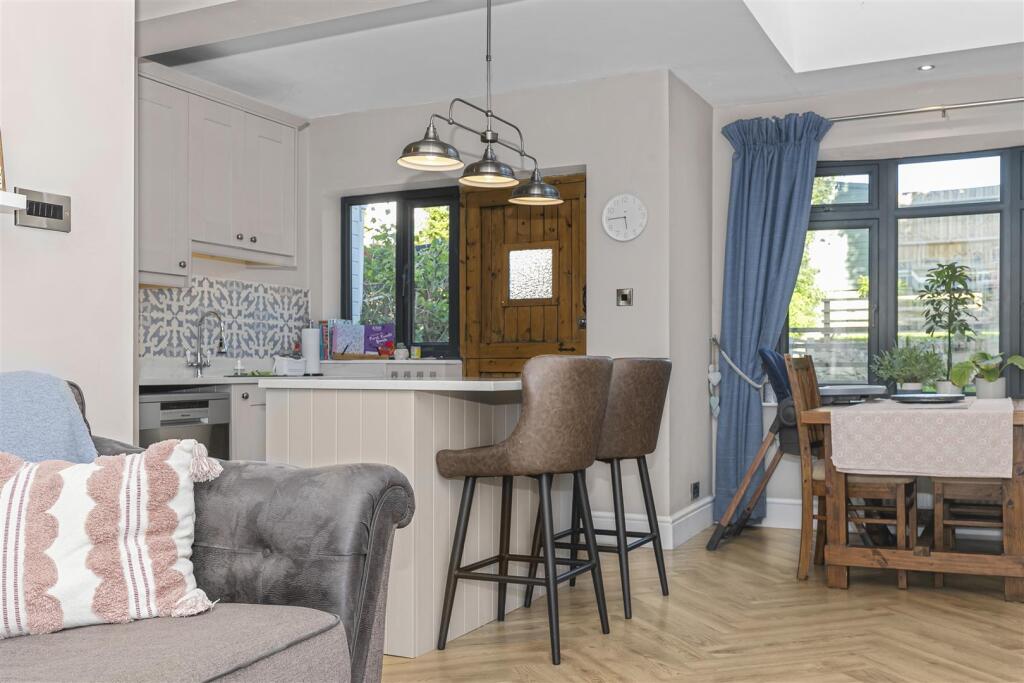 Feature Sitting Room.jpg