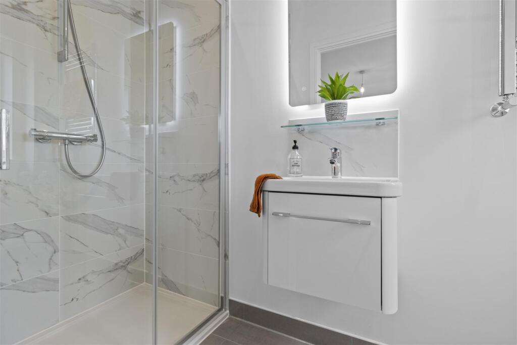 Master Ensuite