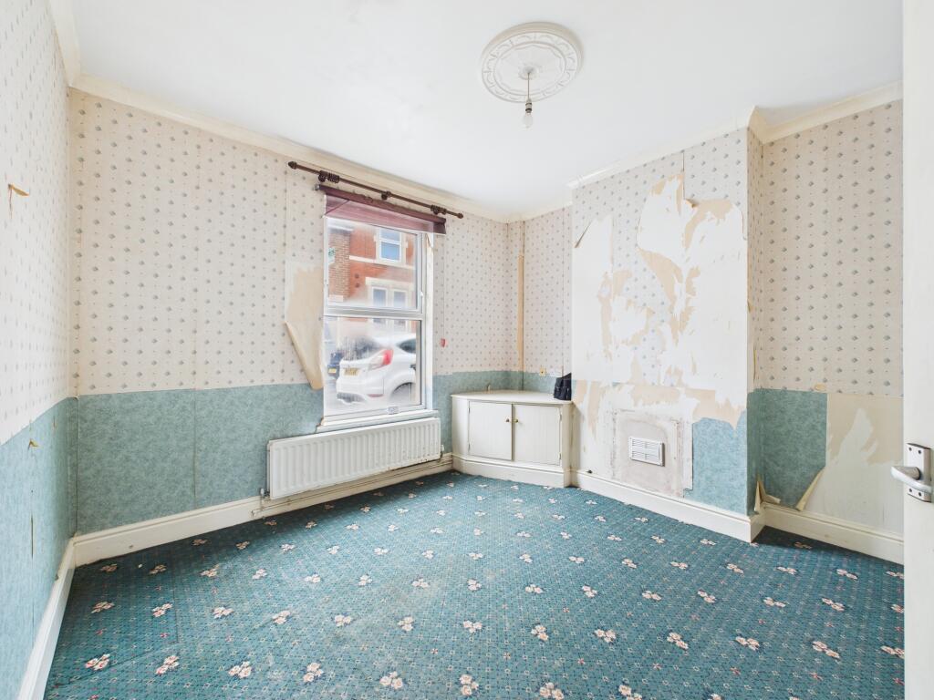 CAM03674G0-PR0690-STILL001