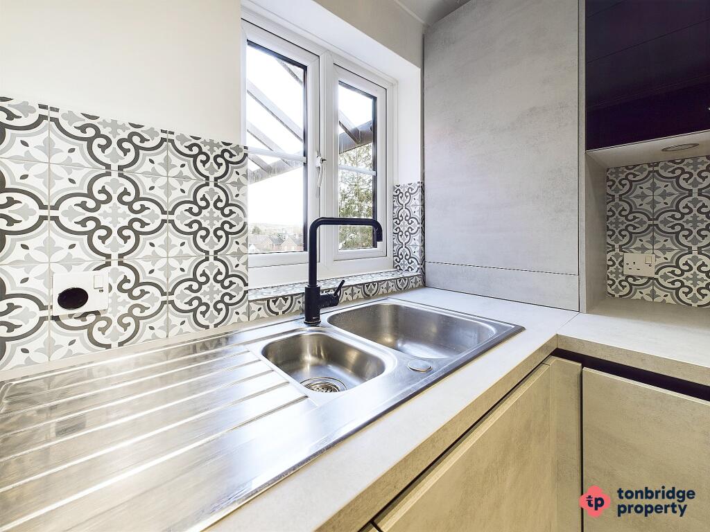 CAM03742G0-PR0019-STILL045