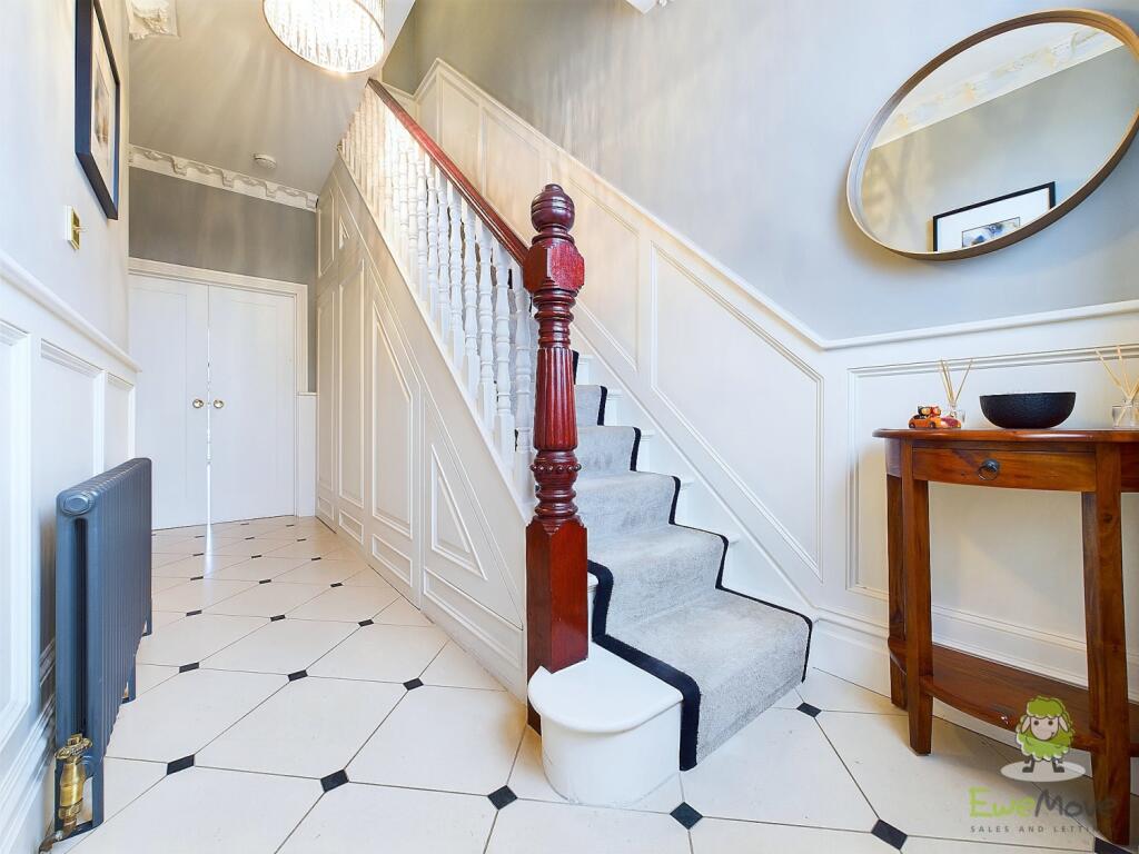 CAM01543G0-PR0103-STILL018