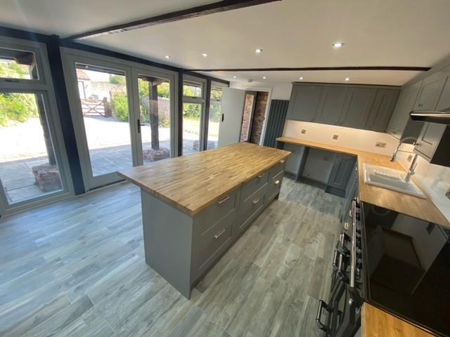 kitchen 2.jpg