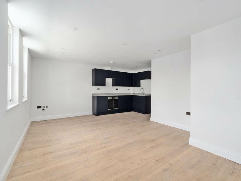 flat 9 living2