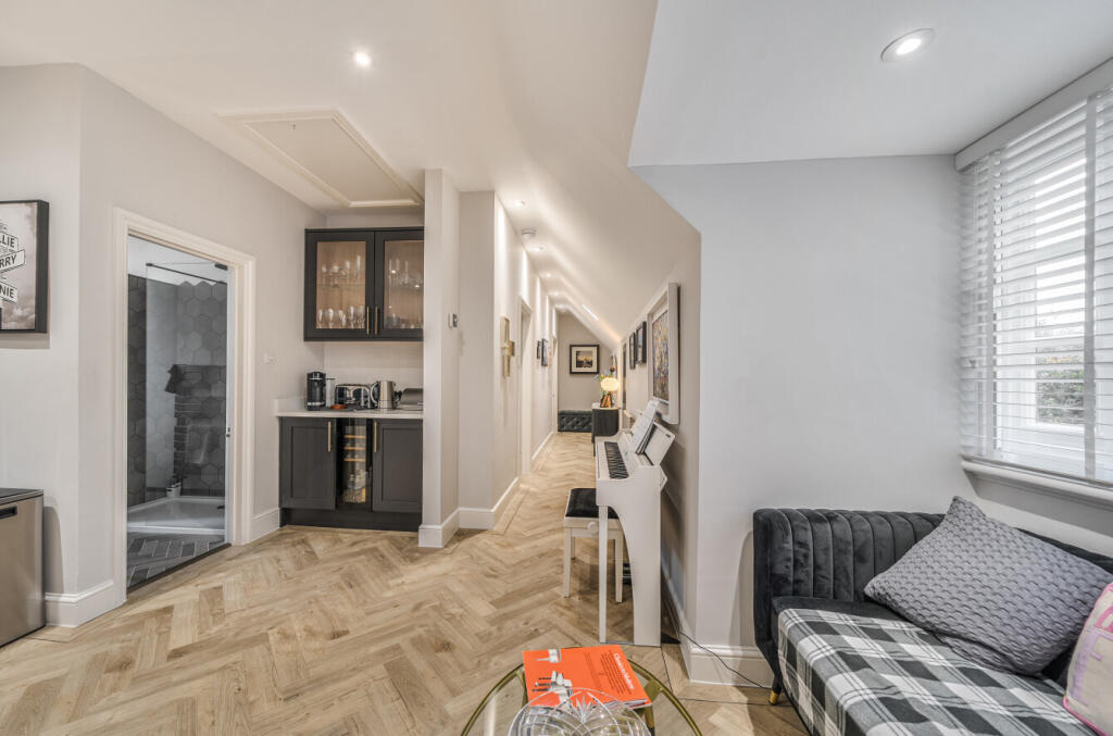 1374996-8-690dd02...