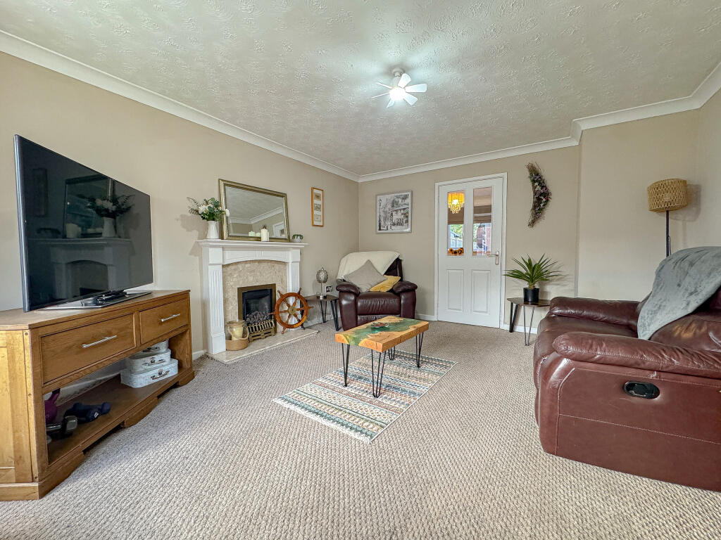 Living Room (3)