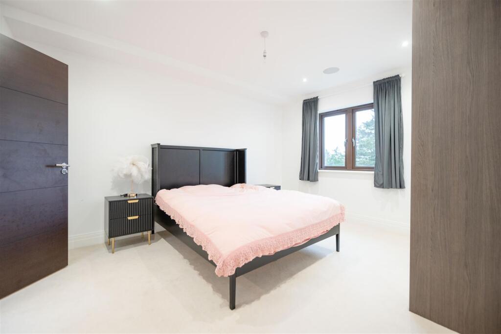 Bedroom 2              .jpg