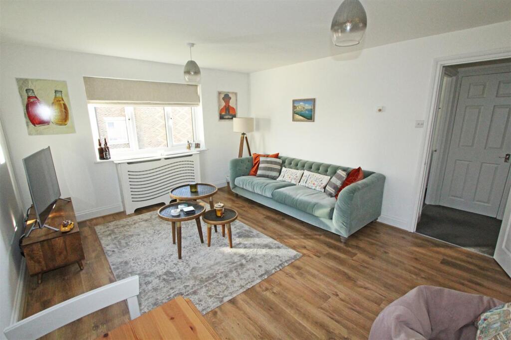 IMG_1091 sitt window sofa.jpg