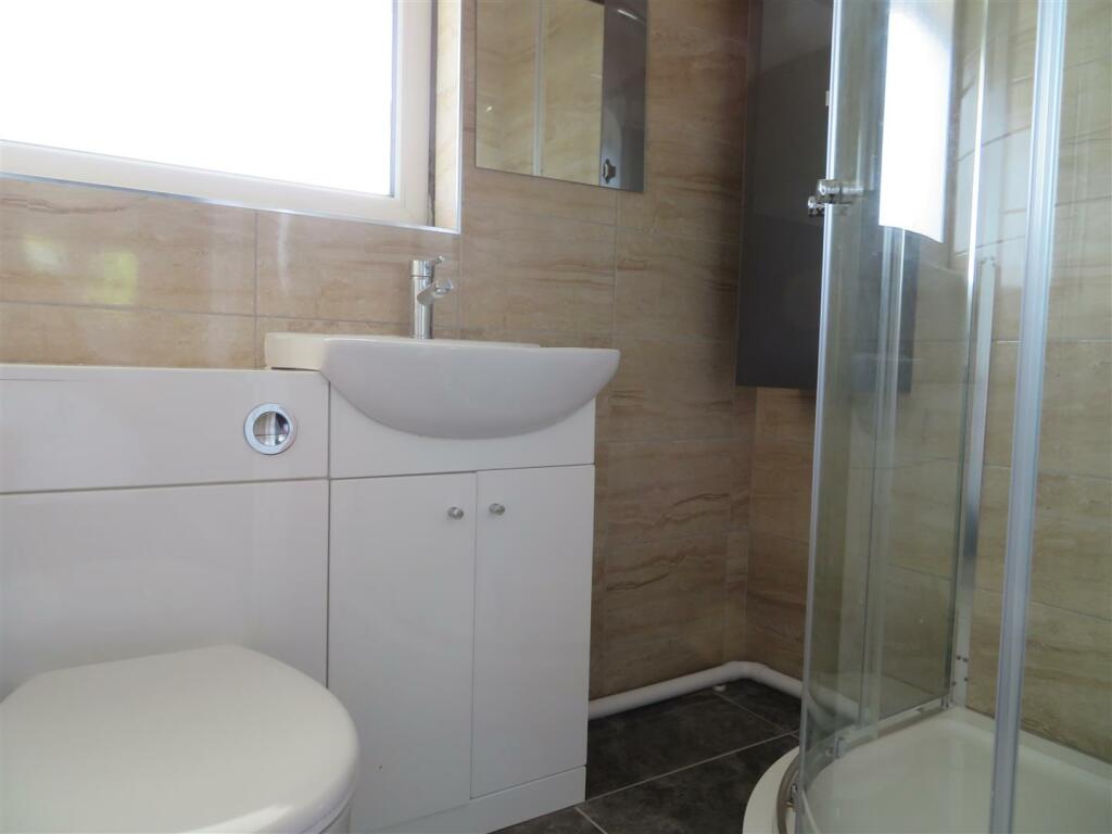 13 Milverton Shower3.JPG