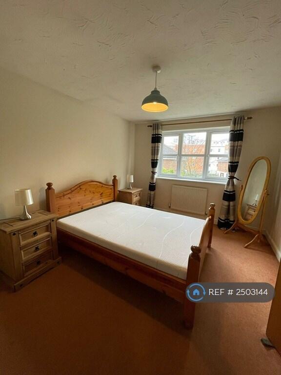 Bed 1 Large Double £1,100