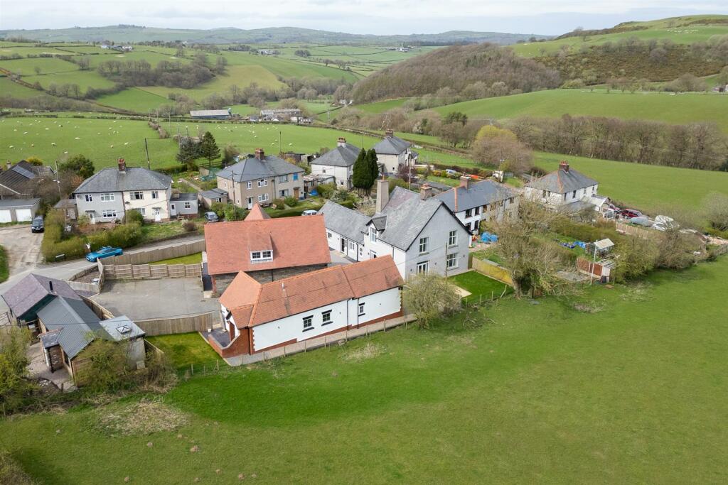 Tan-y-Fron (4 properties)-31.jpg