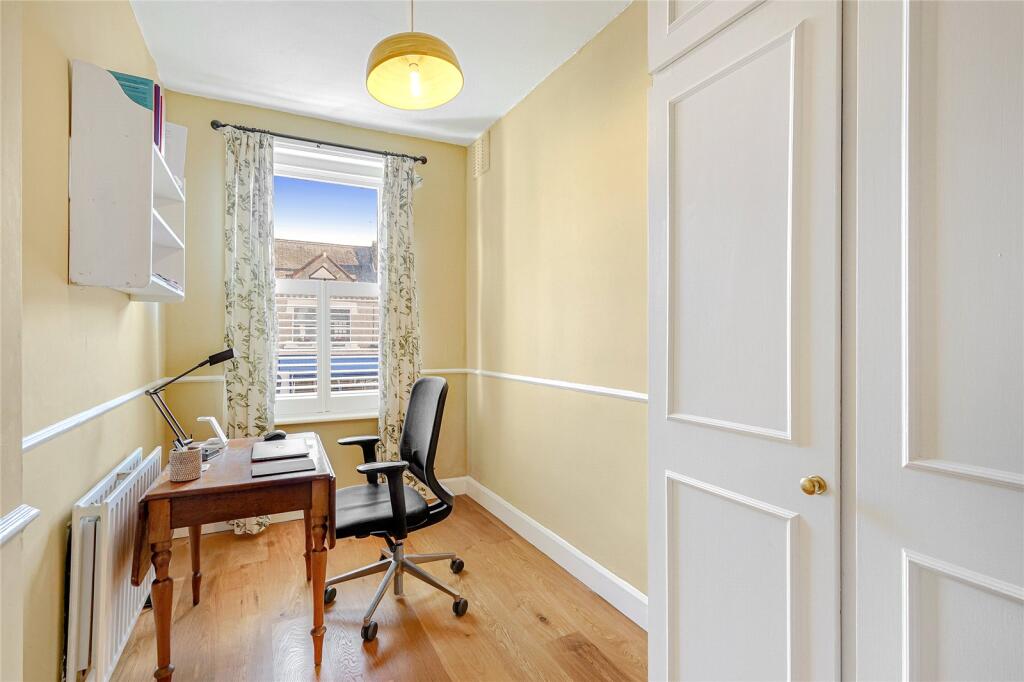 Bedroom/Study