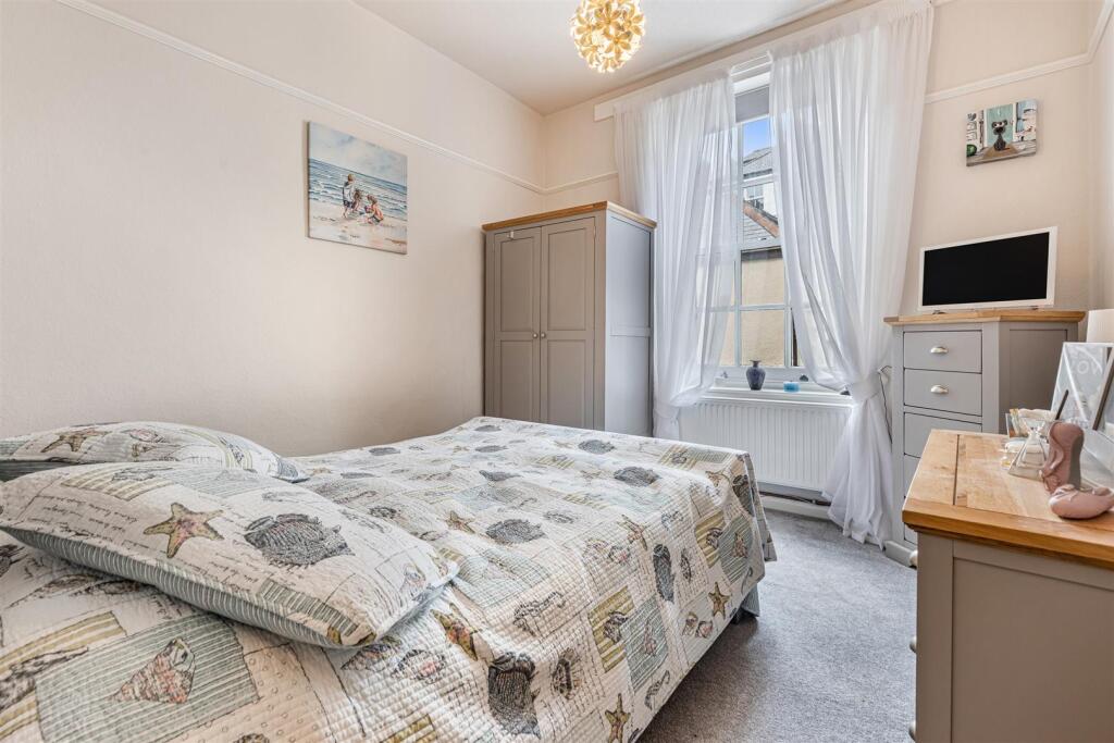 A08 - 18 Fairfax Place Dartmouth, Flat 1 - 250207.
