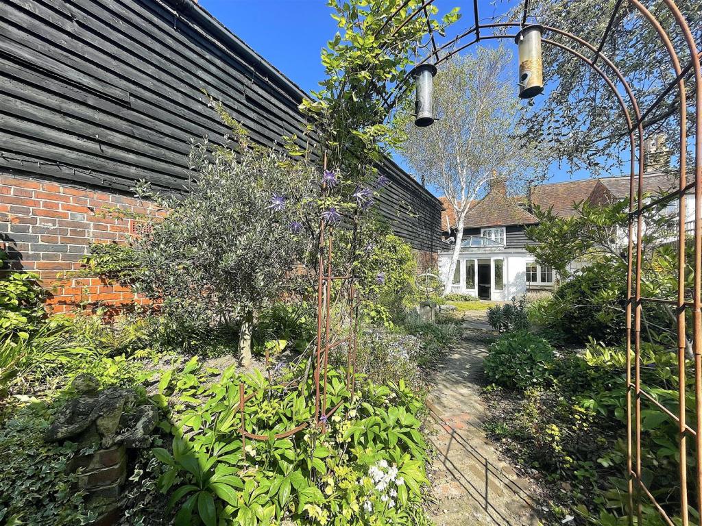 Garden (4).jpeg