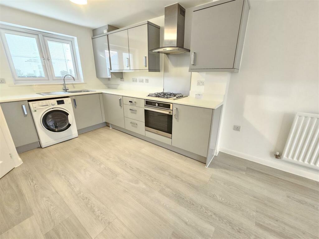 Kitchen area.jpg