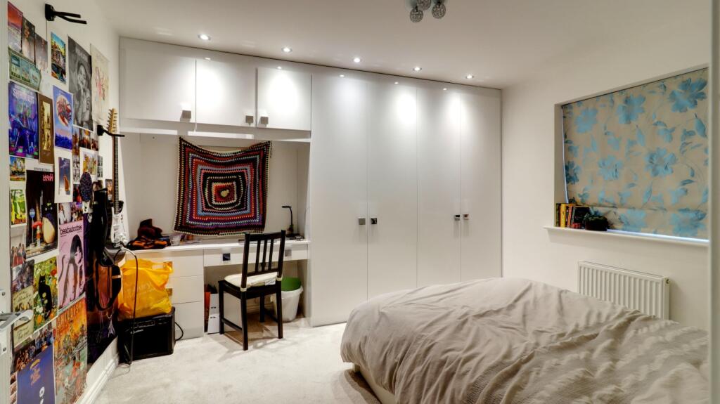 19.Bedroom 3