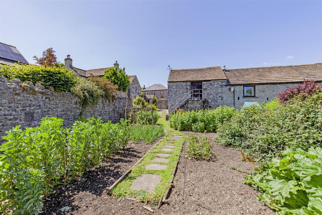 Rear External-14.jpg