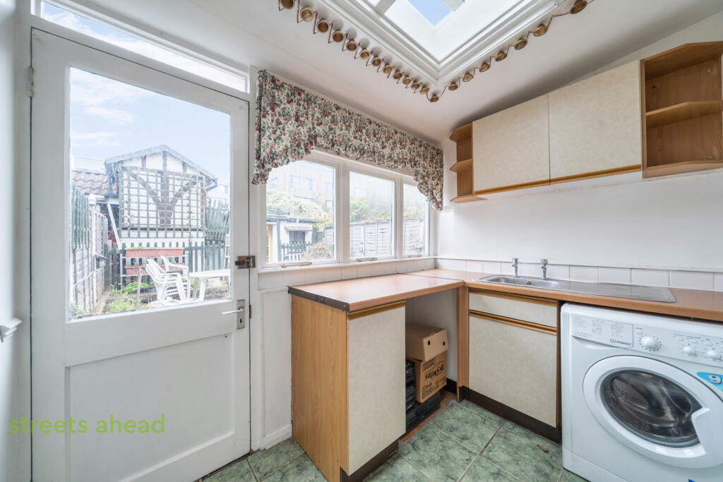 cec53c9e-e976-41f...