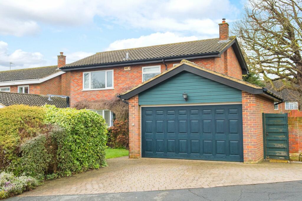 Front Aspect/Garage