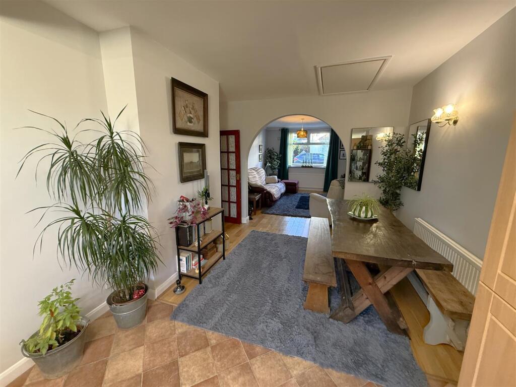 Dining Area A.JPG