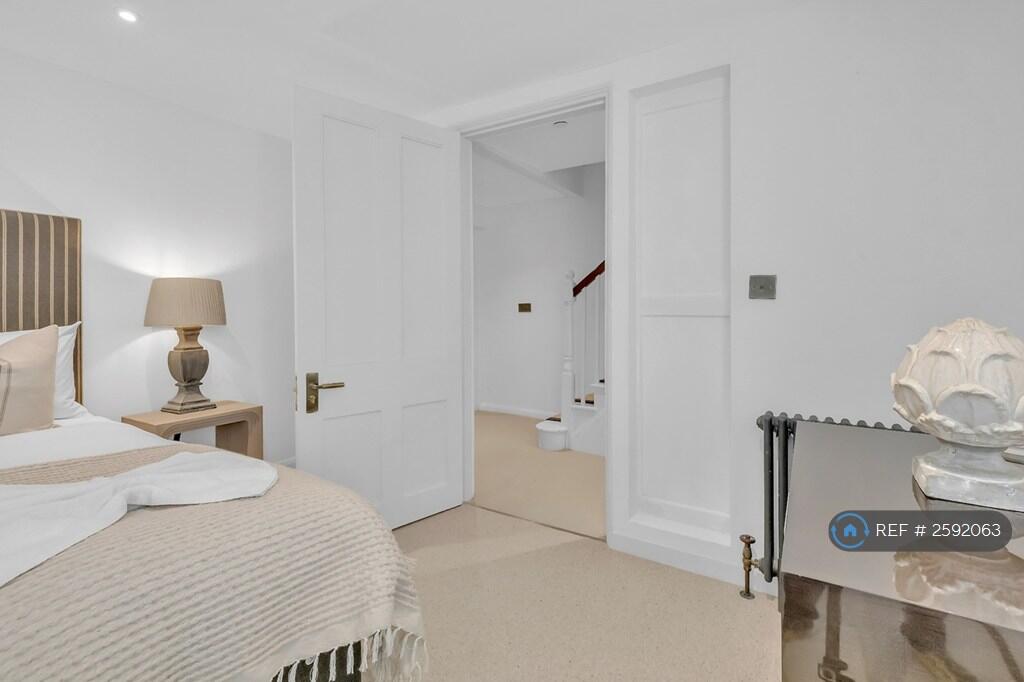 Bedroom With Double Bed Can Be Split 