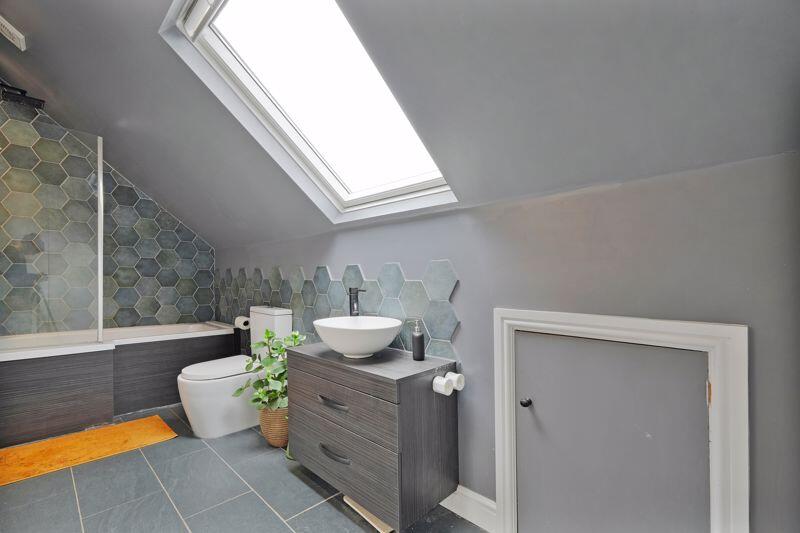 En-Suite Bathroom 