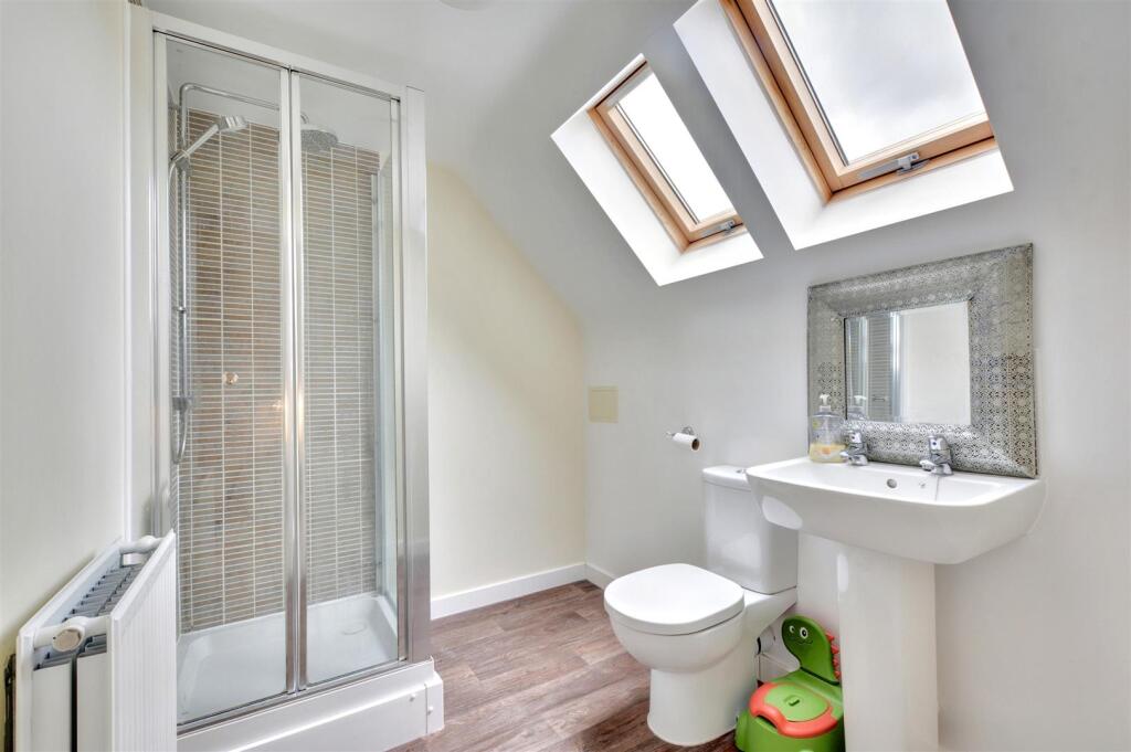 Ensuite.jpeg
