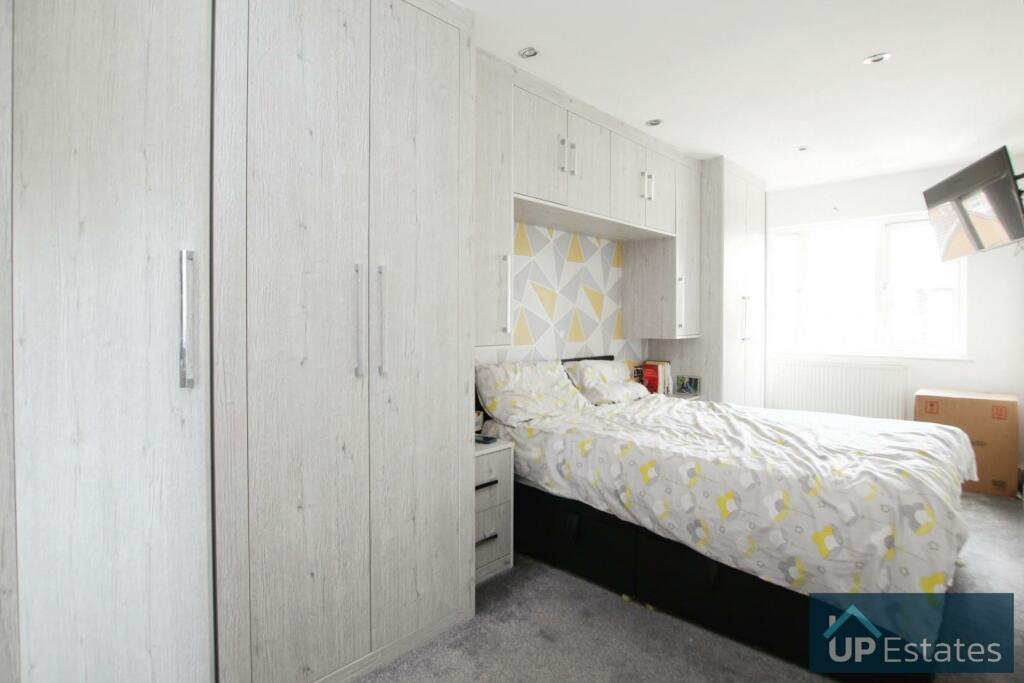 Bedroom.JPG
