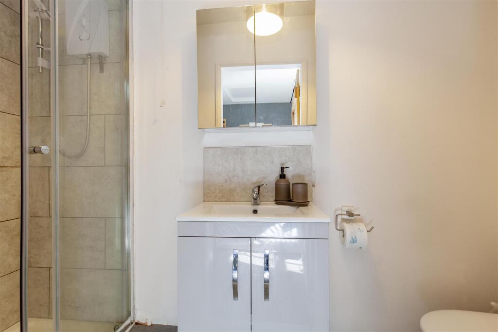 Bedroom 3 En Suite-1.jpg