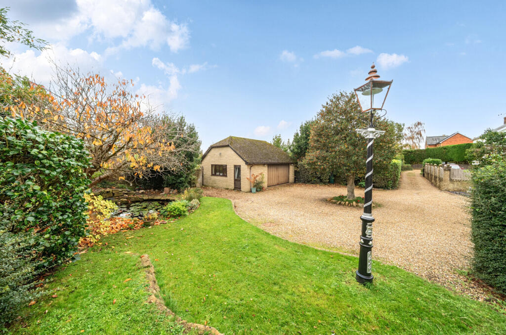 1375195-3-690c7e1...