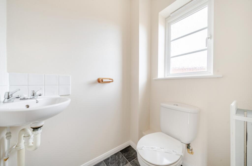 1372816-15-68ff7b2306a72