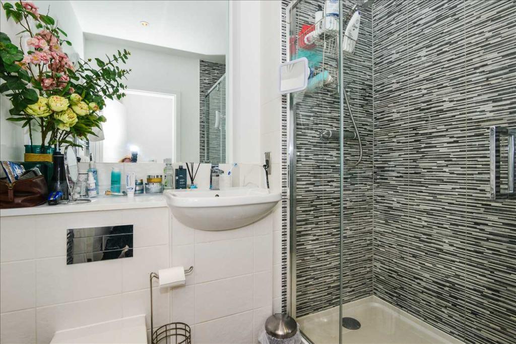 En suite bathroom