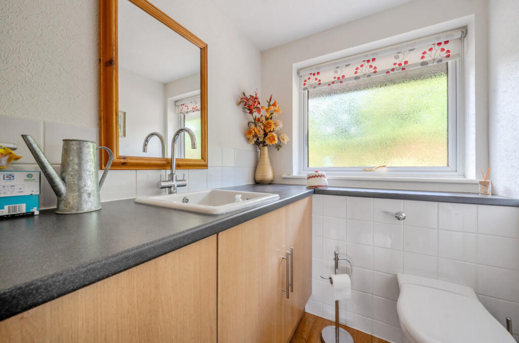 1342413-9-68ae289...