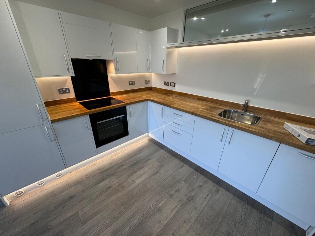 To rent 2 bed in Har