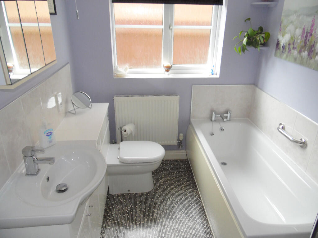 BATH/SHOWER ROOM