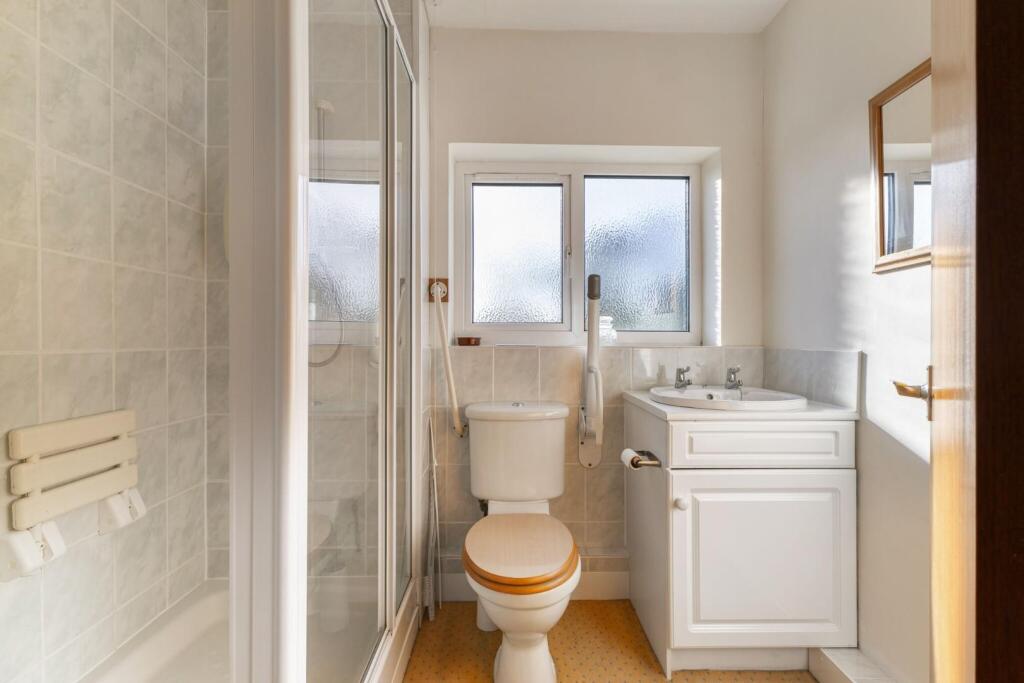 100524_53 Bouverie Avenue-21_low.jpg