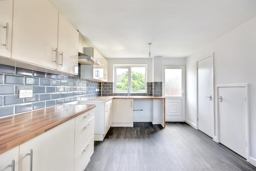 Kitchen_1.jpeg