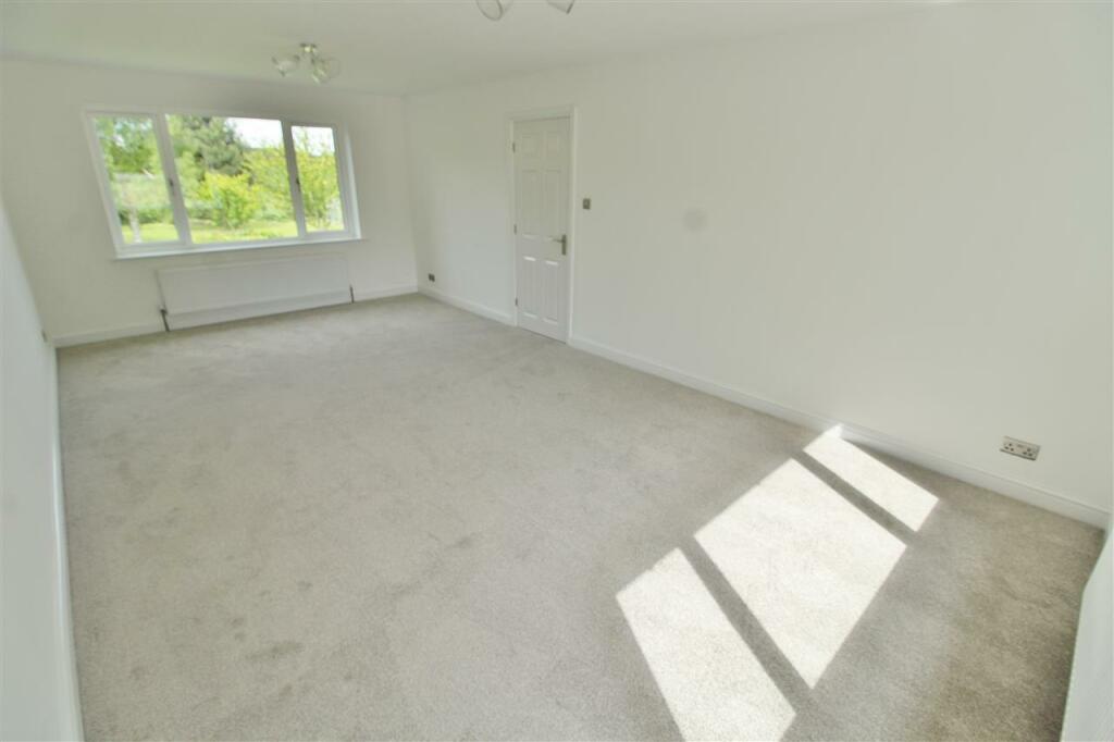 SITTING ROOM -