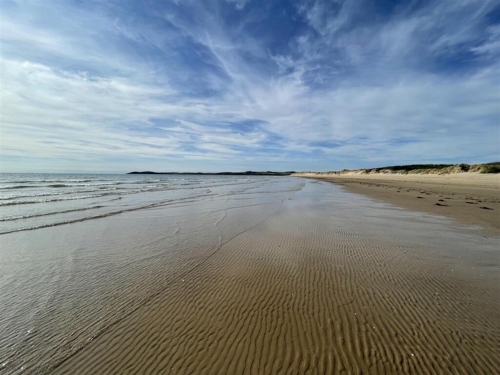 Llanddwyn Beach