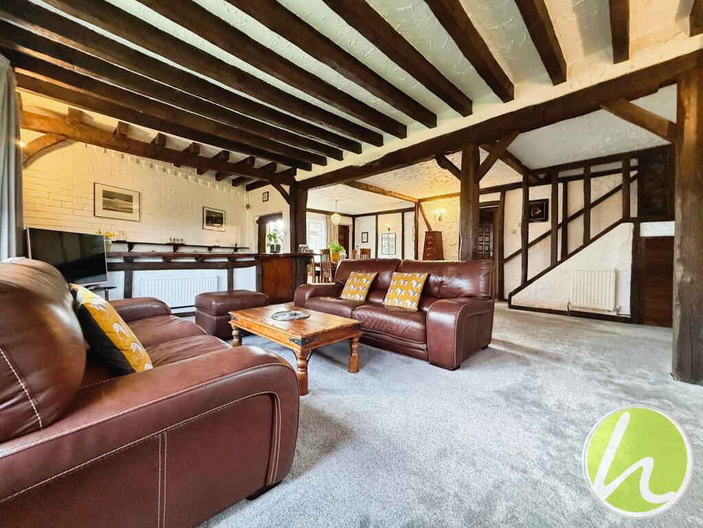 Living Room/ Dining Area