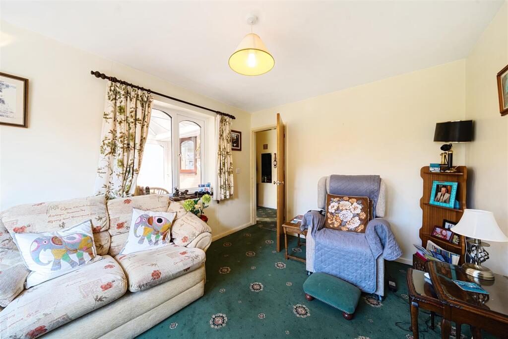 6 Lodge Close, Ashby de la Zouch