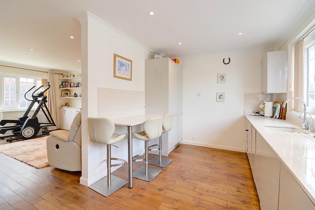 Kitchen/Breakfast Room