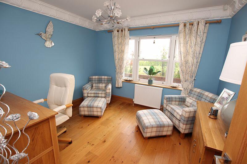 Play room/Office or Possible 6th bedroom