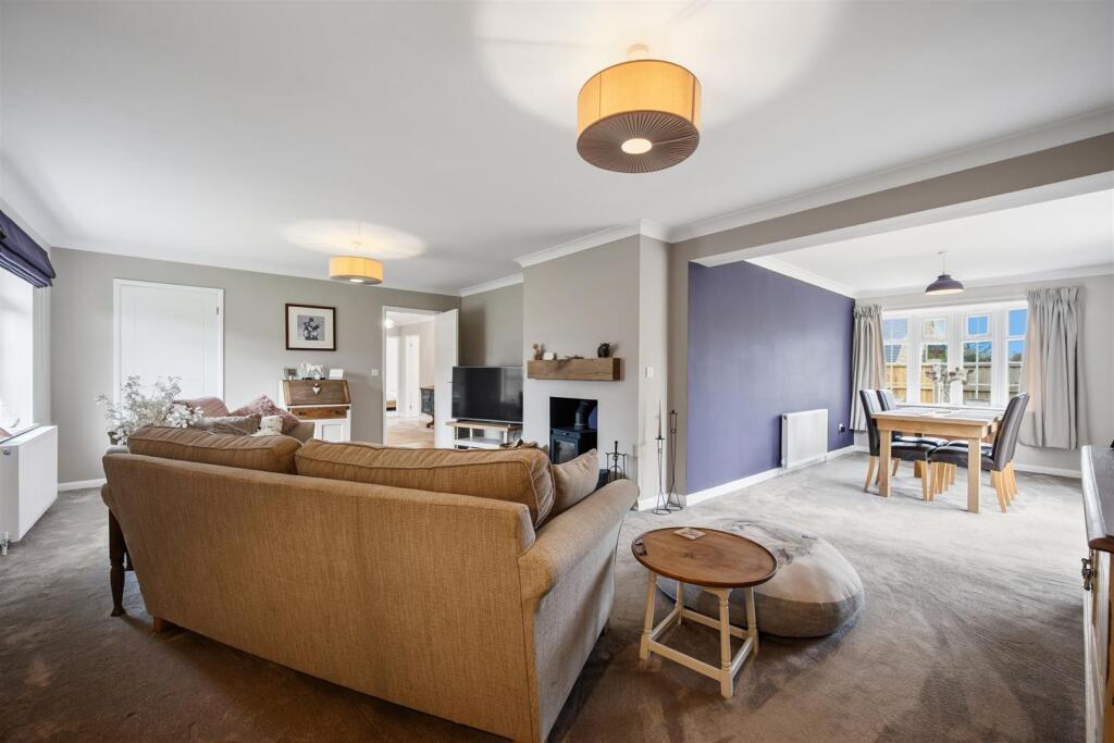 Lounge to Dining Area.jpg