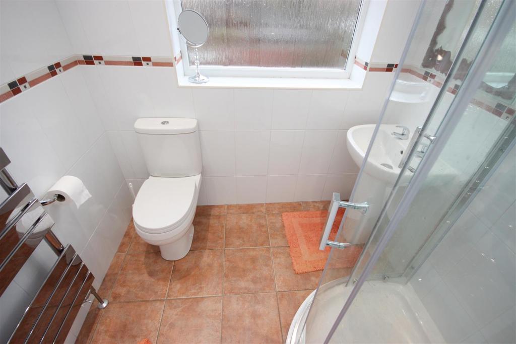 Shower Room.jpg