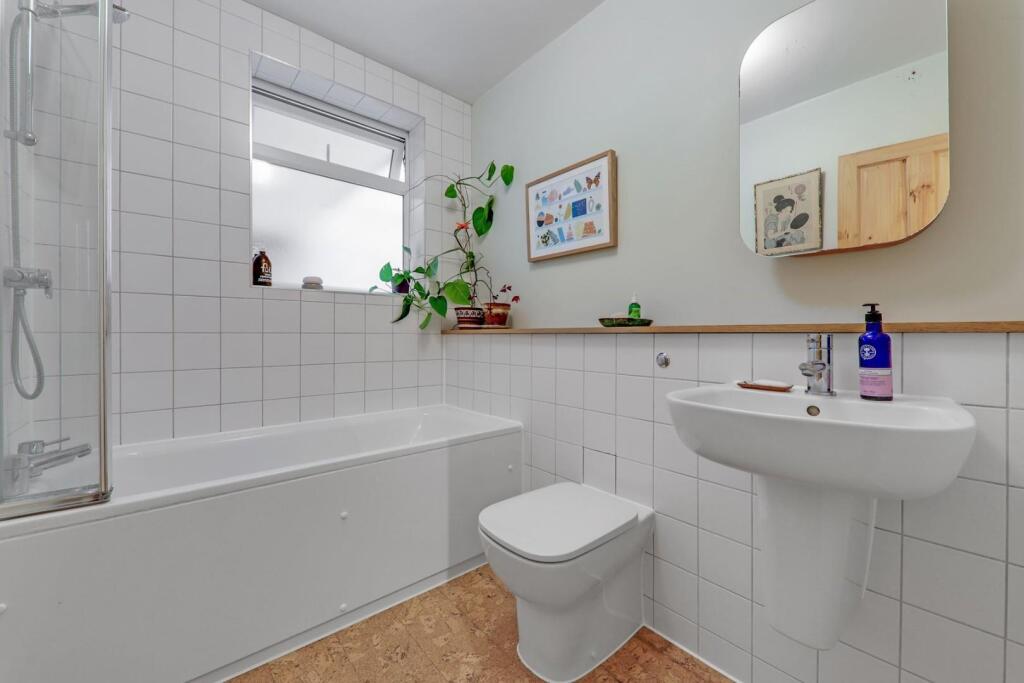 13-2753JHPropWorld - 3 Ian Court - 37-medium.jpg