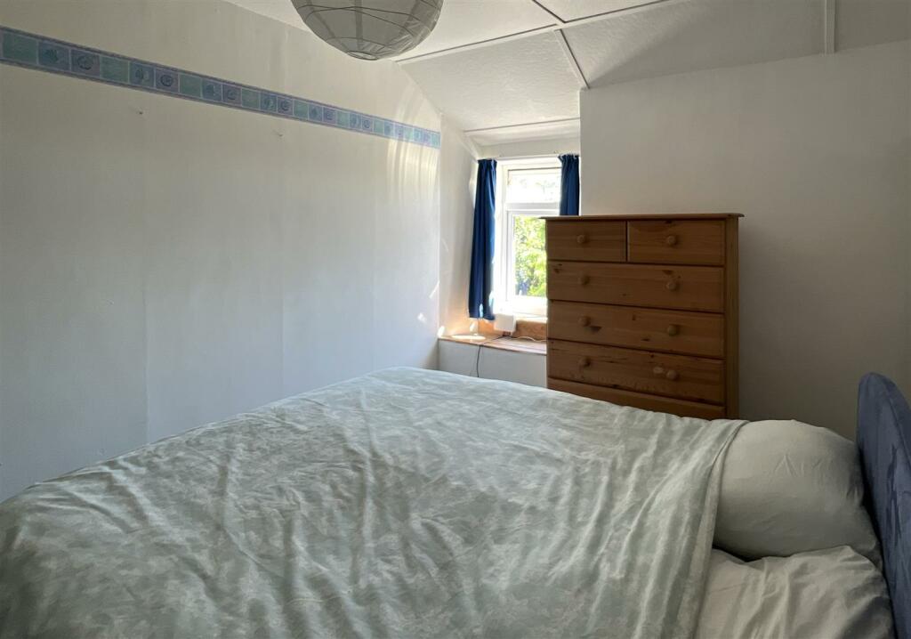 bed 1 a.jpg