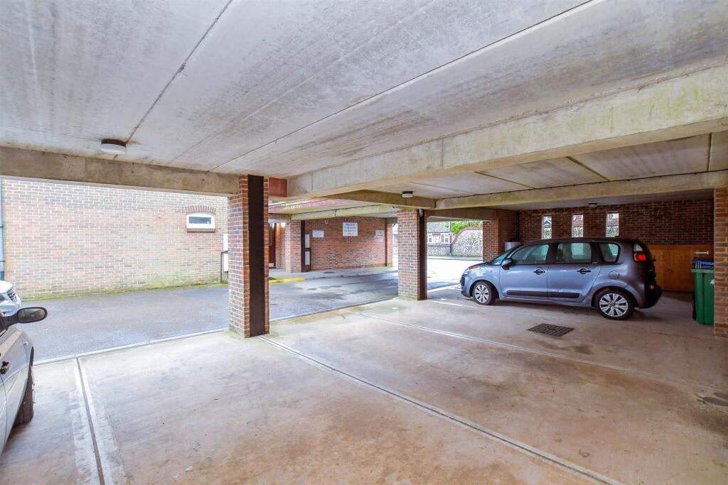 Driveway/Parking