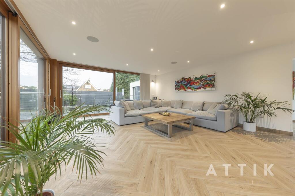 Attik-40.jpg